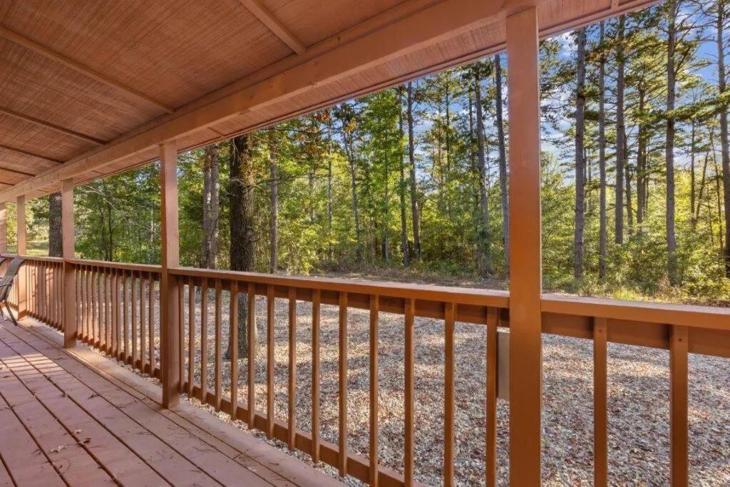 Misty Moonlight, Sleeps 4, Mountain Cabin Broken Bow Exterior foto
