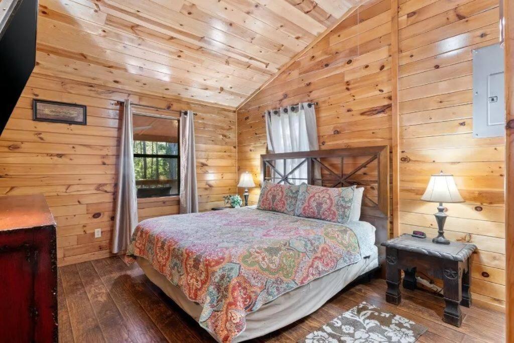 Misty Moonlight, Sleeps 4, Mountain Cabin Broken Bow Exterior foto