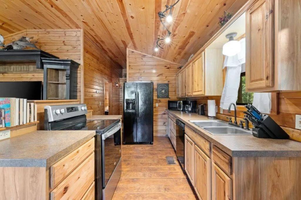 Misty Moonlight, Sleeps 4, Mountain Cabin Broken Bow Exterior foto