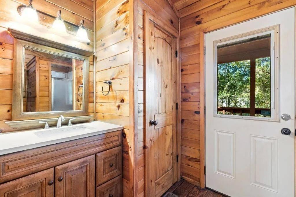Misty Moonlight, Sleeps 4, Mountain Cabin Broken Bow Exterior foto